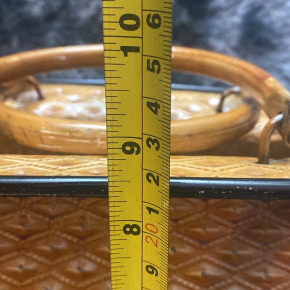 Unique Metal Magazine/ Blanket Holder - Picture 8 of 16